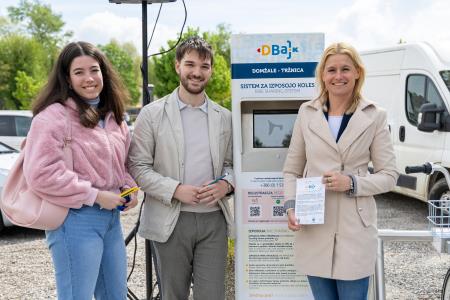 DBajk, Klara Jeretina, Aljaž Praznik, županja mag. Renata Kosec, foto: Rok Majhenič